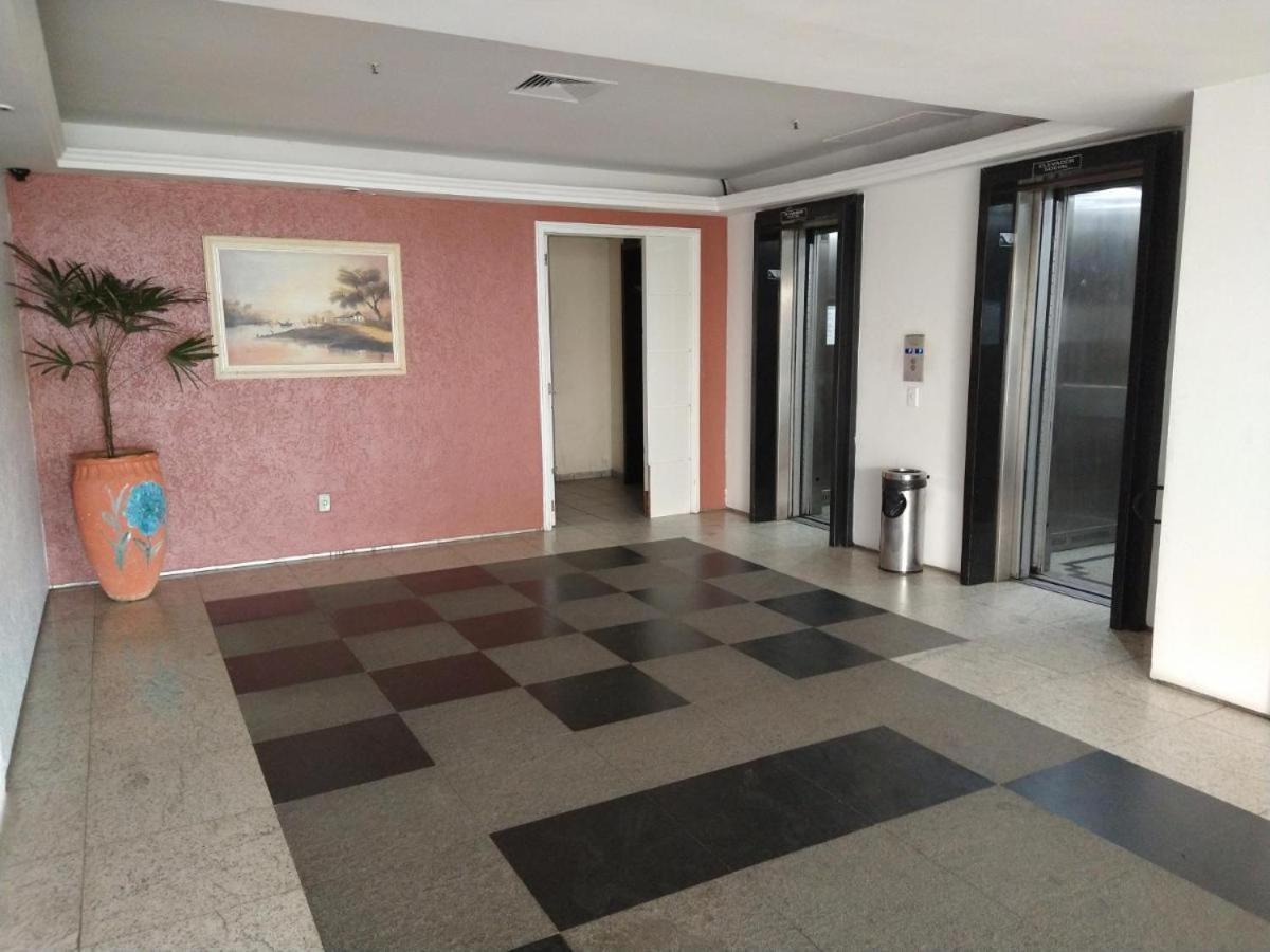 Flat Beira Mar- Costeira 1105 Fortaleza (Ceara)